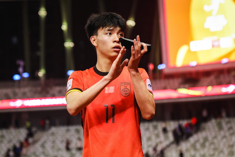 期待首秀！18歲王鈺棟入選中澳戰(zhàn)名單&穿11號(hào)，首進(jìn)國足正賽名單